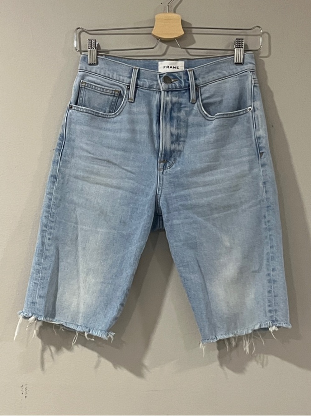 Frame Le Vintage Bermuda Shorts Faded Stretch High-Rise Light Denim
